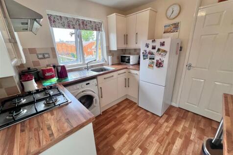 Kitchen 1.jpg