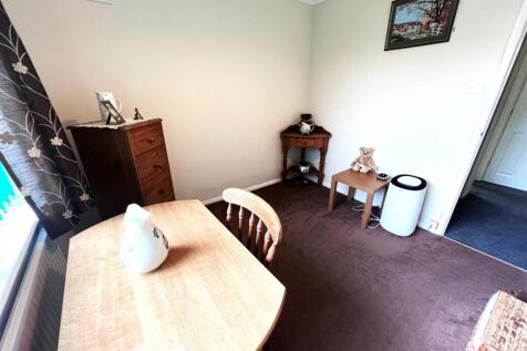 Dining room 1.jpg