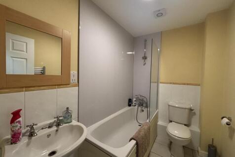 Bathroom.jpg