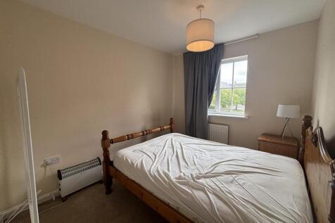 Bedroom 4.jpg