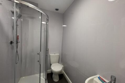 Bathroom 2.jpg