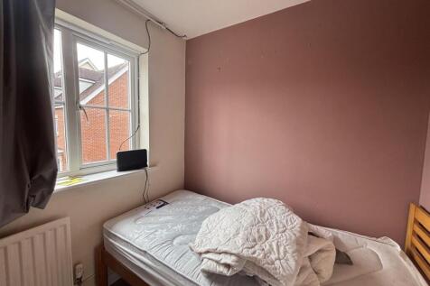 Bedroom 5.jpg