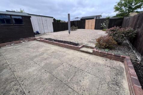 Rear garden 5.jpg