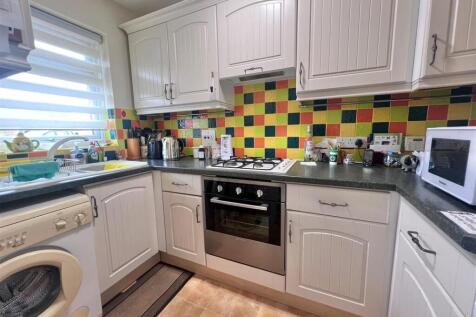 Kitchen 1.jpg