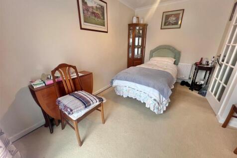 Bedroom 3a.jpg