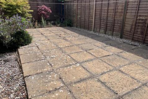 Rear garden 1.jpg