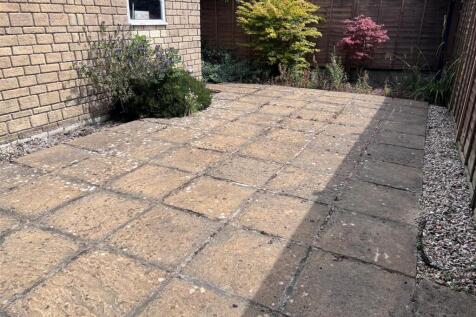 Rear garden 3.jpg