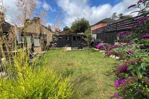 Rear garden 2.jpg