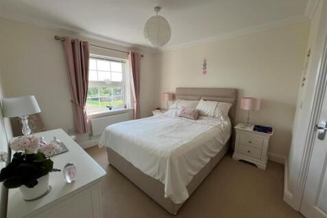 Bedroom 2a.jpg
