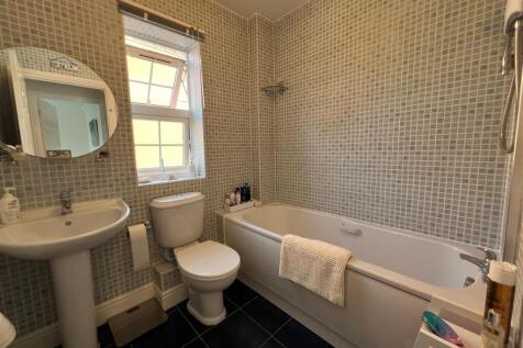 Bathroom.jpg