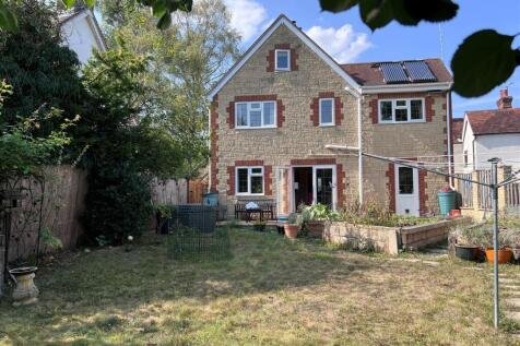 Rear garden 7.jpg