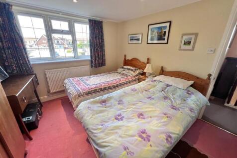 Bedroom 3a.jpg
