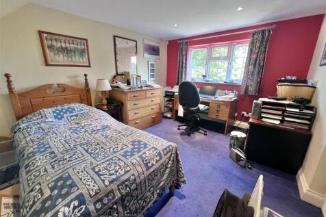 Bedroom 5.jpg