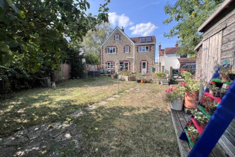 Rear garden 5.jpg