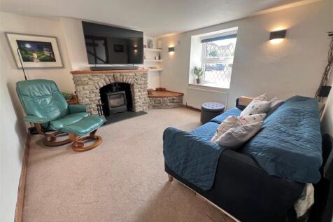 Lounge 1.jpg