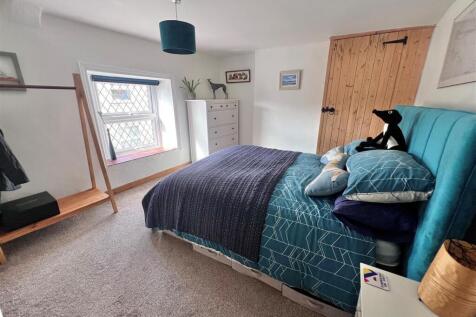 Bedroom 2a.jpg