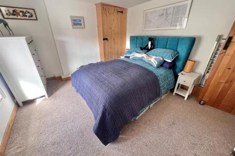 Bedroom 2c.jpg