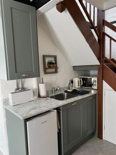 Kitchen 1.jpg