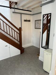 Hallway 1.jpg
