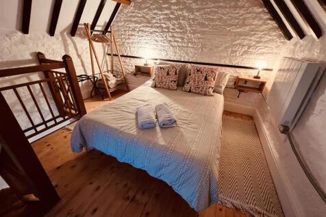 main bed.jpg
