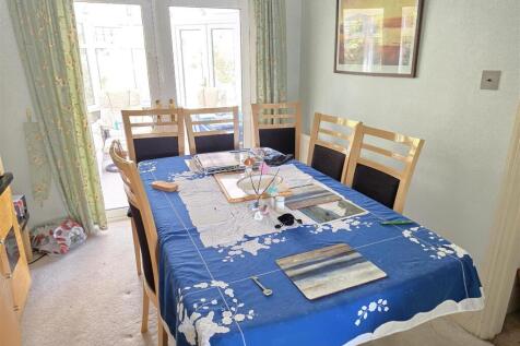 Dining room.jpg