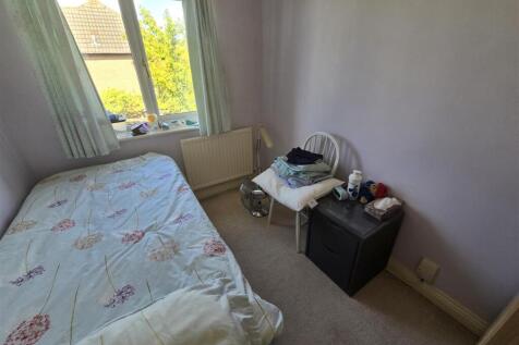 Bedroom 4.jpg