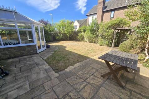 Rear garden 3.jpg