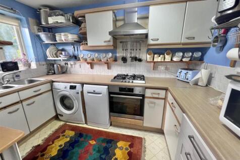 Kitchen 2.jpg
