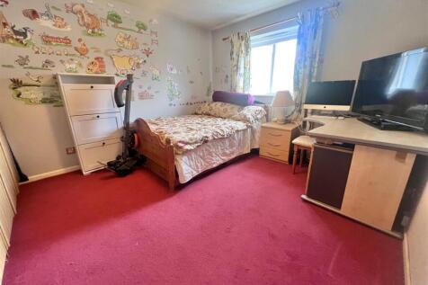 Bedroom 1.jpg