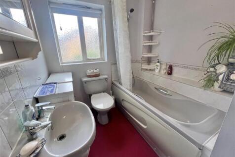 Bathroom.jpg