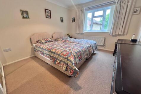 main bed 1.jpg