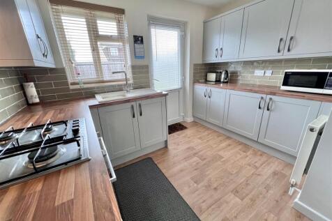 Kitchen 1.jpg