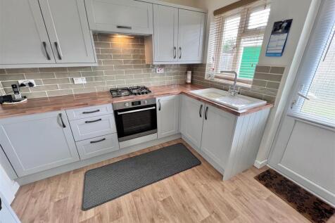 Kitchen 2.jpg