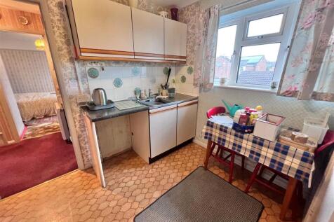 Kitchen 1.jpg
