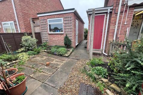 Front garden 2.jpg
