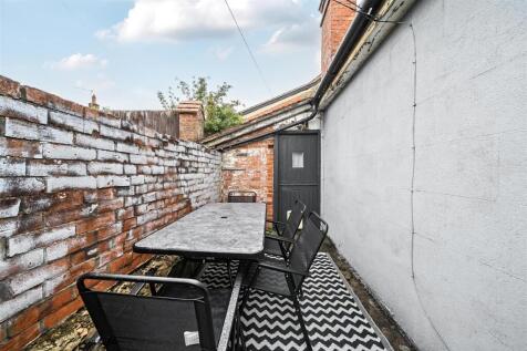 COURTYARD GARDEN.jpg