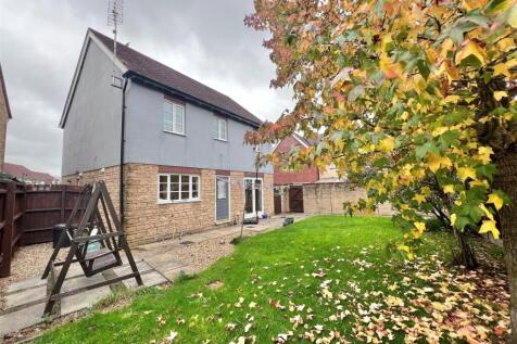 Rear pic house and garden 1.jpg