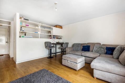 Reception/Bedroom