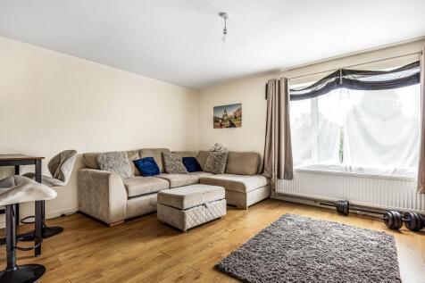 Reception/Bedroom