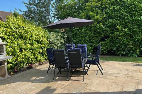 Patio2.jpg