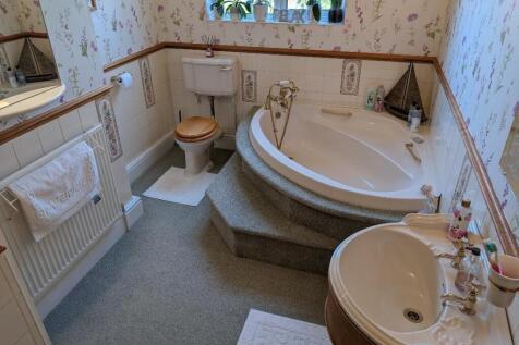 Bathroom.jpg