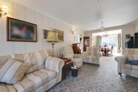 lounge 1.jpg