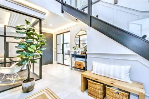 Entrance Hall.jpg