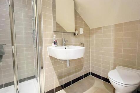 111 shower roomdp.jpg