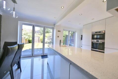 Kitchen Diner (2).jpg