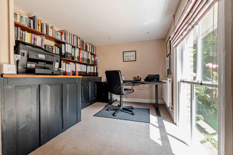 8649885-interior4...