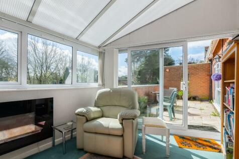LIVING ROOM-2.jpg