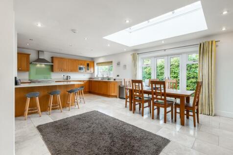 kitchen diner-1.jpg