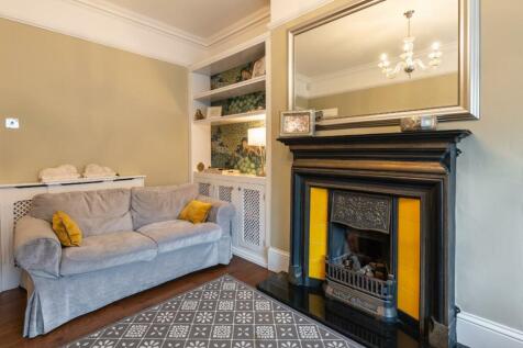 living room-3.jpg