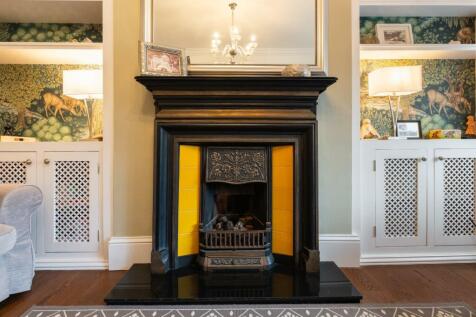 living room-4.jpg